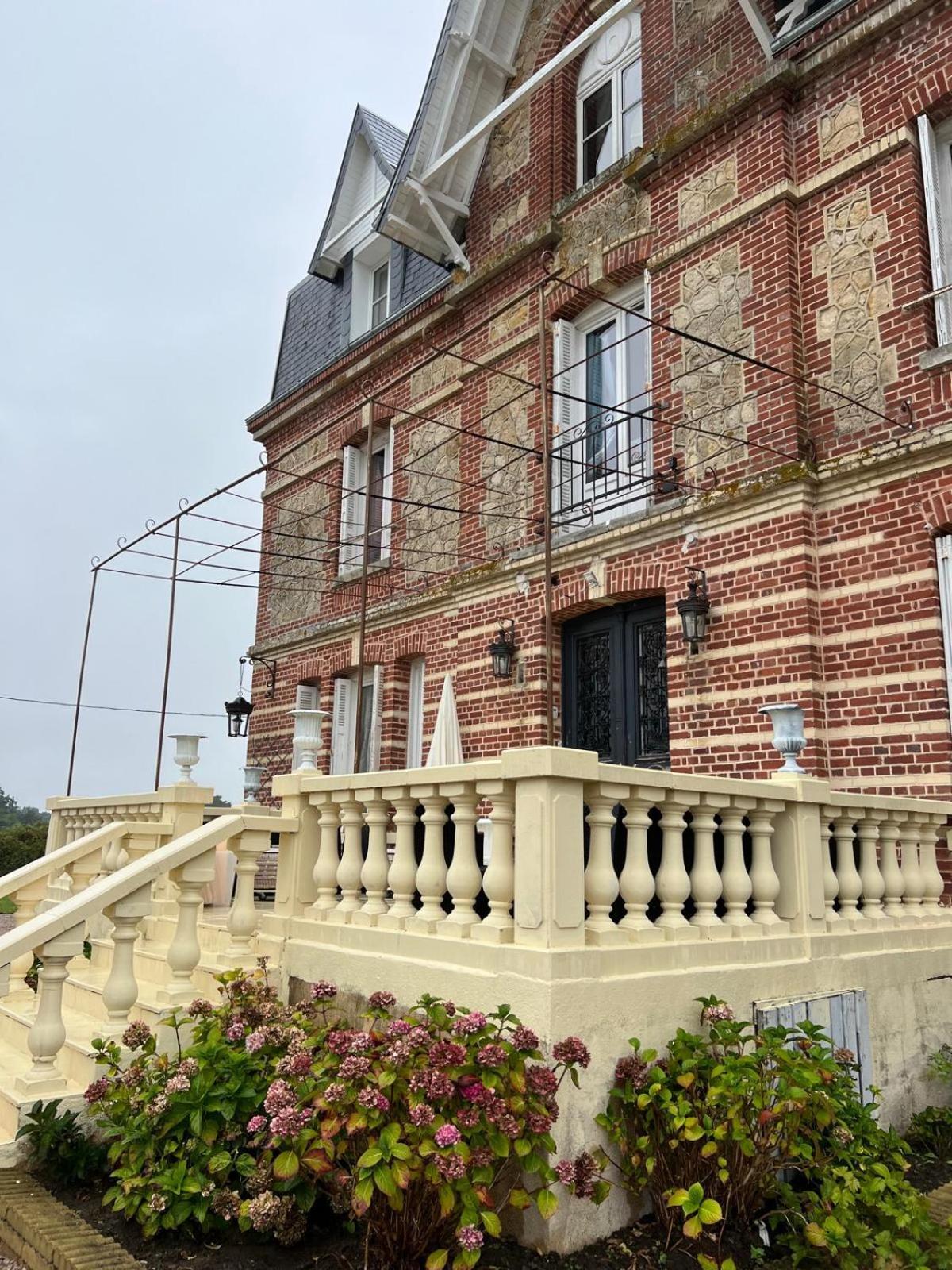 Le Manoir De La Baronnie Villa Norrey-en-Auge Dış mekan fotoğraf